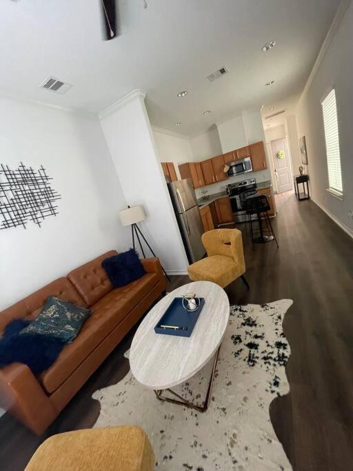 Вилла Chic Urban Living Minutes From I-45 And I-610 #A Хьюстон Экстерьер фото
